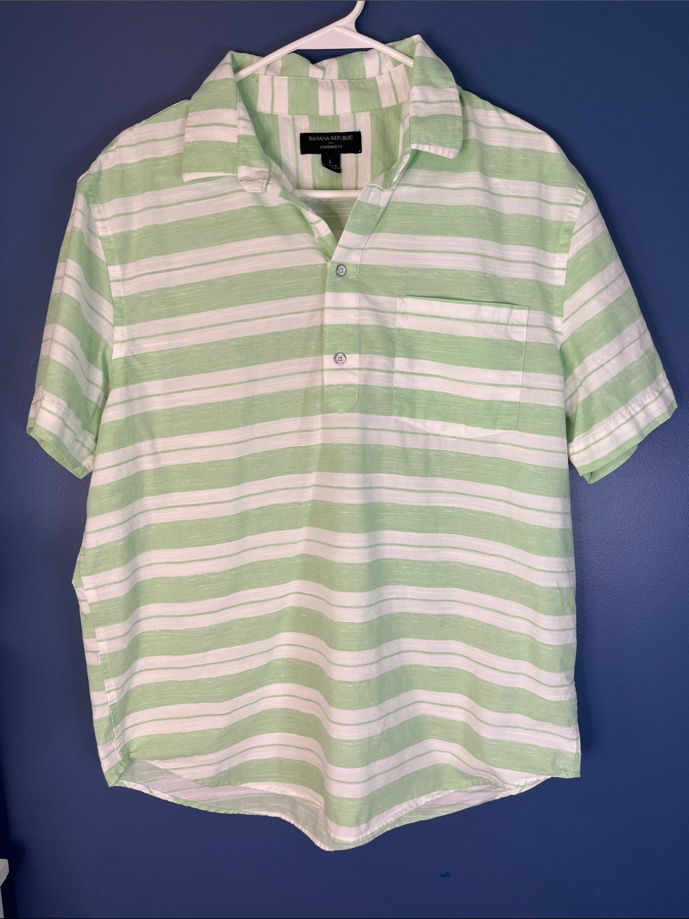 Banana Republic Men Light Green/White Striped Shirt - Standard Fit 100% cotton L
